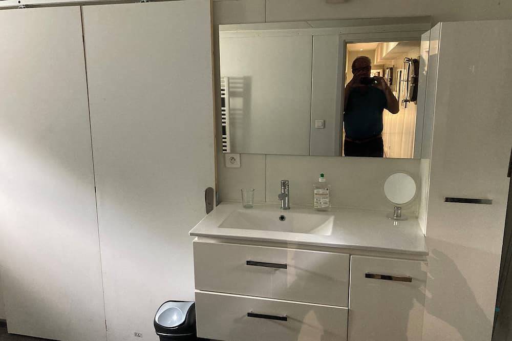 Chambre Chez L'habitant, sur une Péniche, à Lille, in Lille, Lille region
