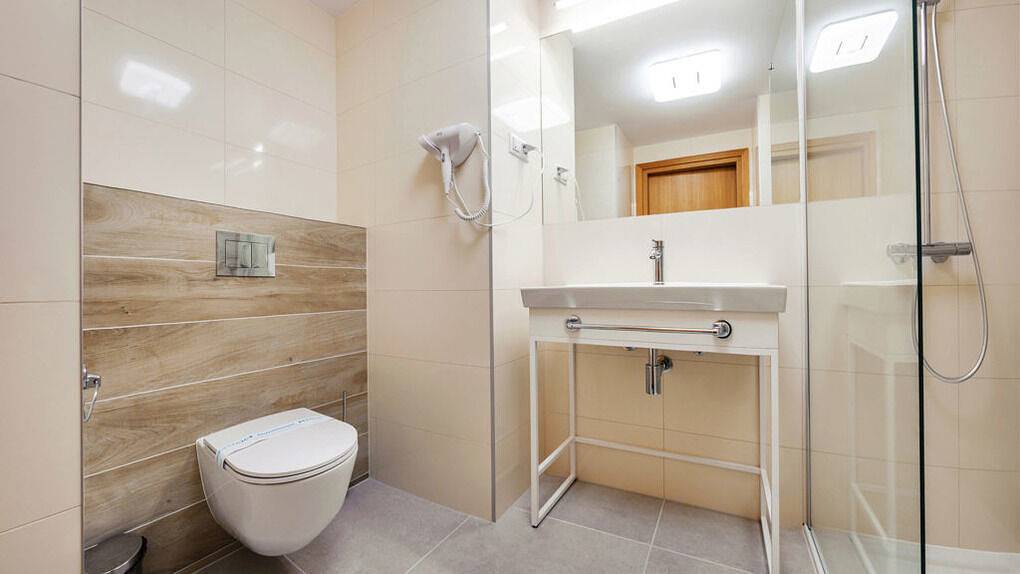 Hel semesterlägenhet, Sun&Snow Seaside Apartments - Apartament 212 mit Meerblick in Kołobrzeg, Polish Baltic Sea