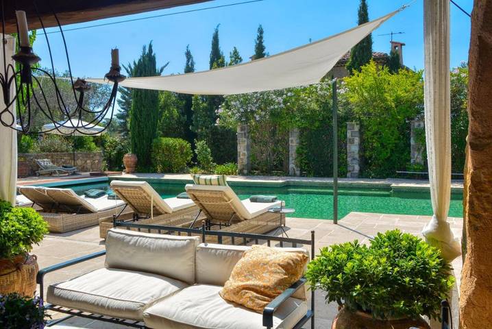 Chambre d’hôte pour 2 personnes, avec Terrasse ainsi que Jardin et Piscine à Fayence