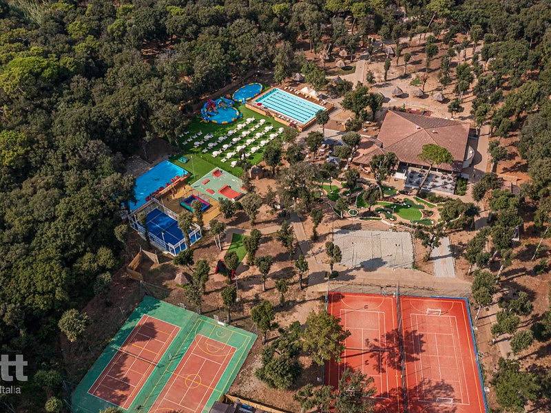 Tritt — 5 person chalet in Castagneto Carducci on a great holiday park on the Tuscan coast in Etruscan Coast