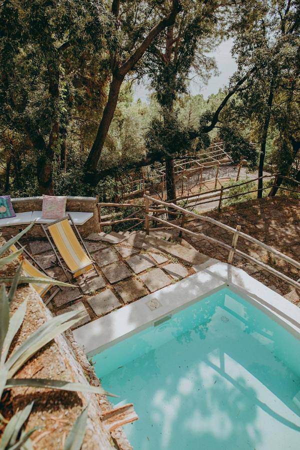 Gîte pour 4 personnes, avec Balcon et Terrasse ainsi que Jardin et Piscine