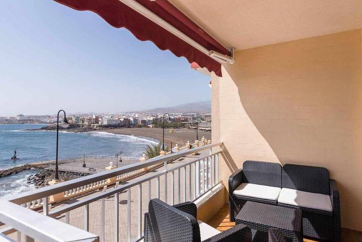 Apartamento para 6 personas, con Balcón además de Terraza y Vistas en Melenara