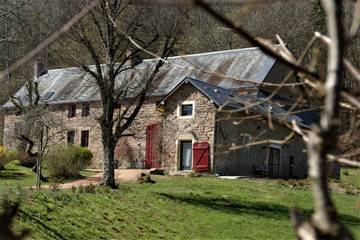 Gîte pour 5 personnes, avec jardin à Alligny-en-Morvan