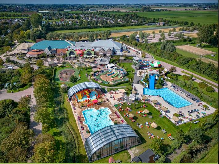 Ferienhaus für 5 Personen, mit Terrasse und Garten sowie Kinderpool und Pool
