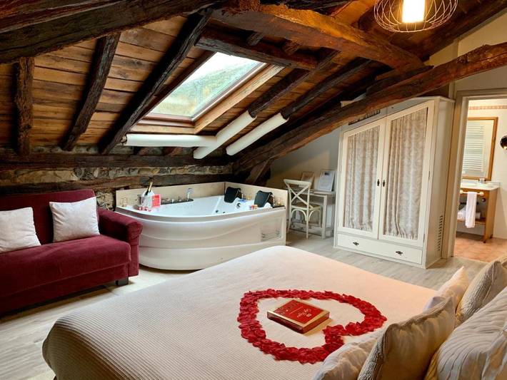 Hôtel pour 4 personnes, avec piscine ainsi que jardin et jacuzzi - 1