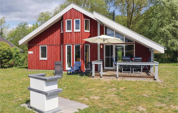 Ferienhaus für 6 Personen, mit Terrasse und Whirlpool sowie Garten in Rechlin - 2