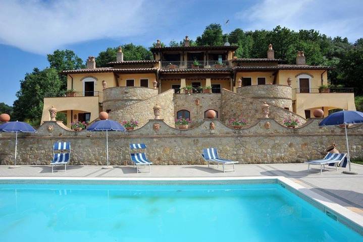 Villa Gaglietole by MMega in Collazzone, Provincia de Perugia