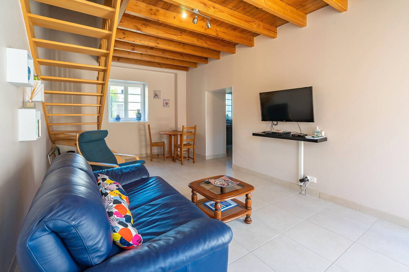 Holiday Home 'Myosotis' with Shared Pool, Private Terrace and Wi-Fi in Saint-Seurin-de-Palenne, Jonzac region