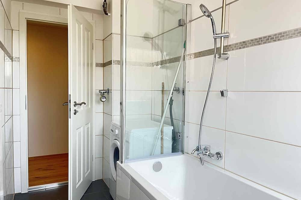 Ganze Wohnung, Moderne Monteurwohnung mit Balkon in Schwandorf, Ostbayern