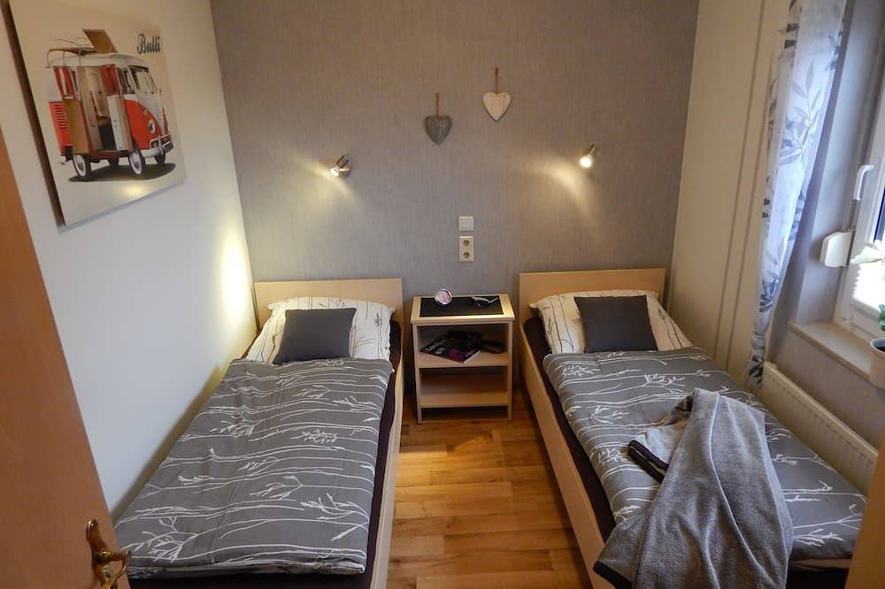 Ferienhaus auf separatem Grundstück direkt am Naturpark Mecklenburgische Schweiz in Dargun, Mecklenburgische Seenplatte