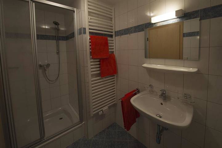 Ganze Ferienwohnung, Nr.2 Apartment/1 Schlafraum/Bad, Wc in Hohe Tauern, Rauris