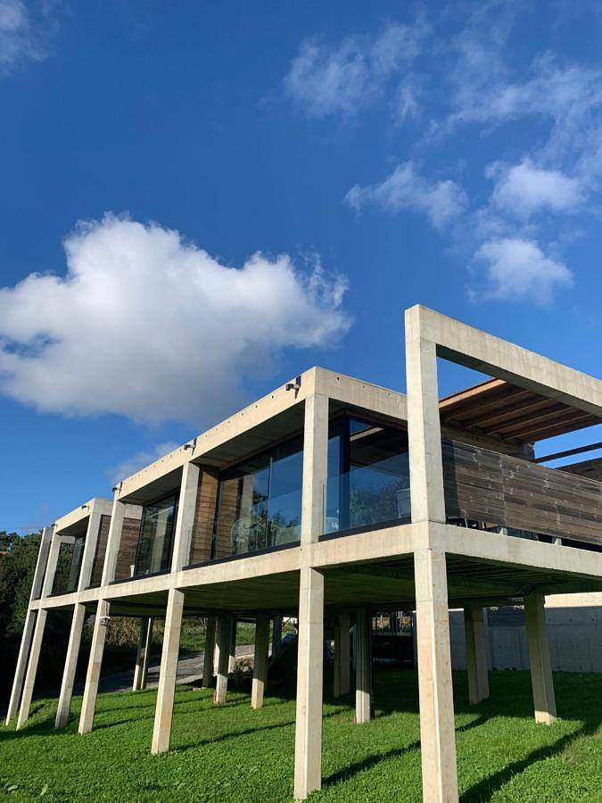Casa de huéspuedes para 2 personas, con Balcón y Terraza además de Jacuzzi y Jardín en Outes