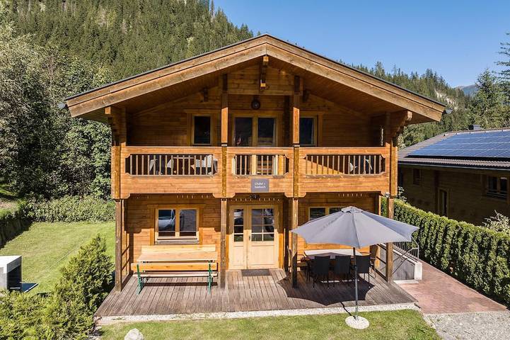 Chalet für 10 Personen, mit Garten und Balkon sowie Sauna und Whirlpool