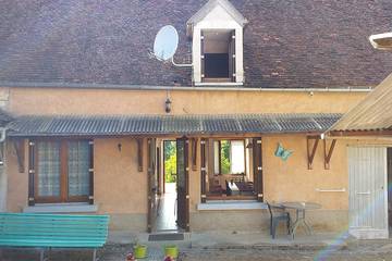 Gîte pour 15 personnes, avec jardin, animaux acceptés dans Pousseaux