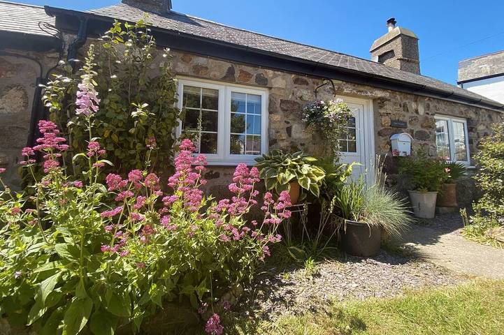 Holiday rental for 4 people, with Hot tub and Terrace as well as Garden in Llanbedrog