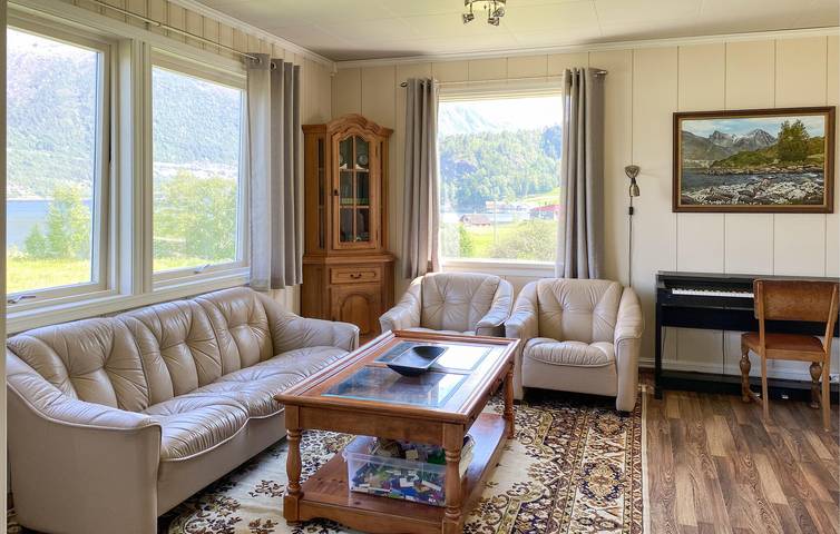 Ferienhaus für 10 Personen mit Terrasse in Volda