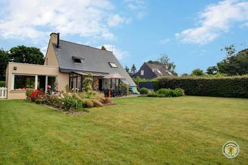 Gîte pour 6 personnes, avec terrasse et jardin à Plélo