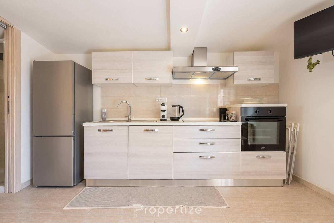 Entire apartment, Tra i verdi pini by Propertize - giardino e patio privato in Poggio dei Pini, Capoterra