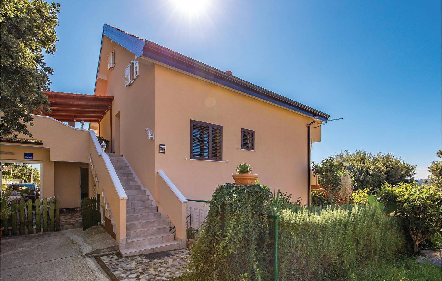 Ganze Ferienwohnung, Ferienwohnung für 4 Personen mit Terrasse in Supetarska Draga, Rab