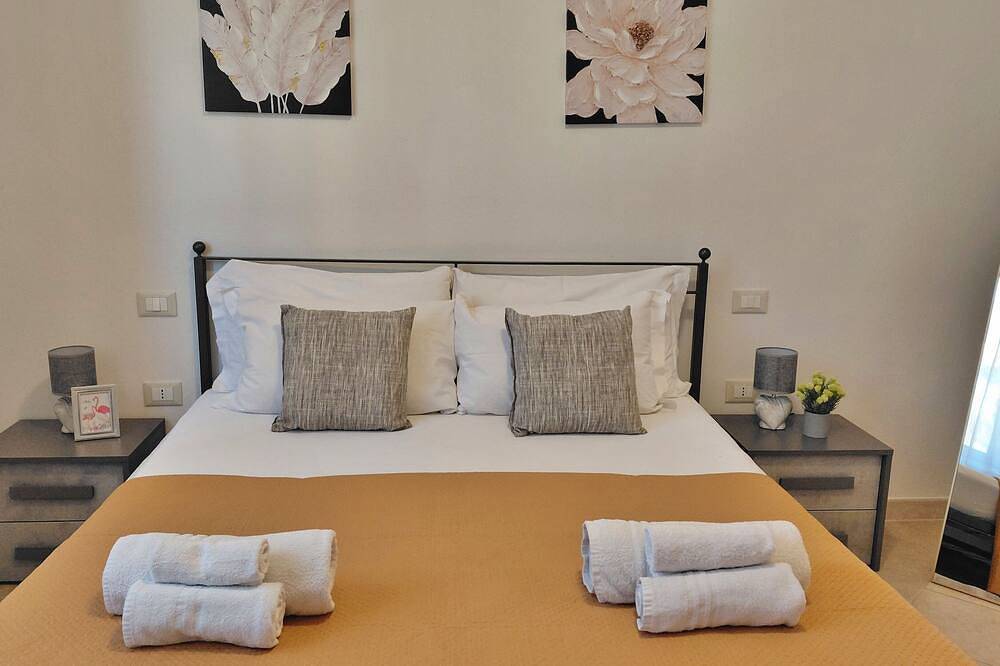 Hel lägenhet, Agave - Two Bedroom Apartment, Sleeps 5 in Olmedo, Sassari provins