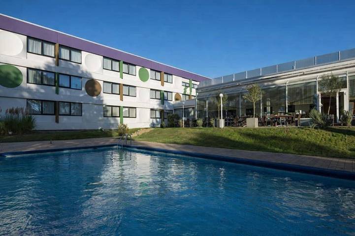 Ferienwohnung für 3 Personen, mit Pool und Garten