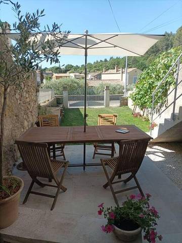 Gîte pour 4 personnes, avec jardin et vue à Château-Arnoux-Saint-Auban