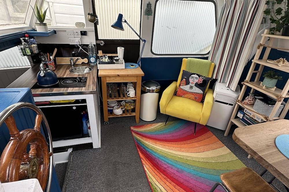 House Boat Experience! Cozy hip Place With an Amazing View of the River Thames in Richmond an der Themse, London