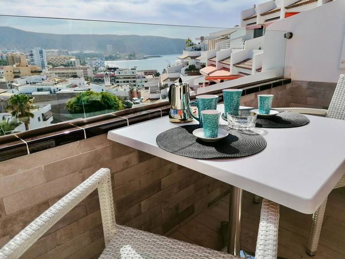 Gîte pour 2 personnes, avec terrasse ainsi que vue sur l’océan et piscine à Los Cristianos - 3