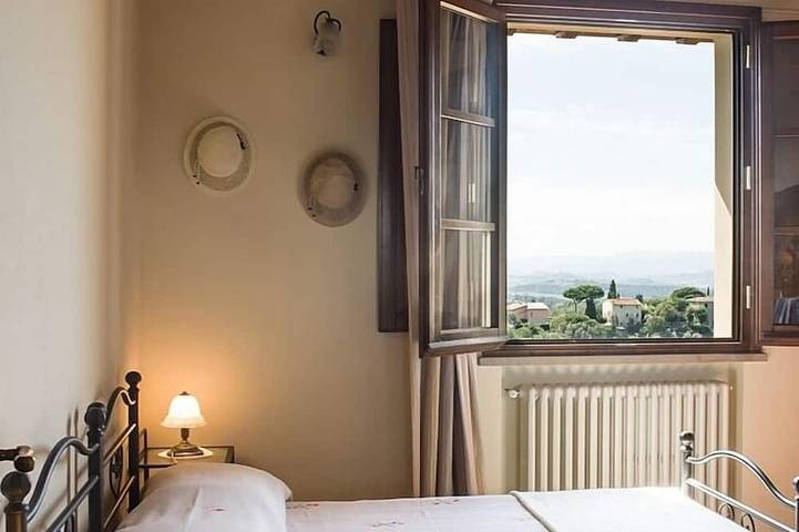 Villa per 5 persone con piscina privata, Wifi, aria condizionata vicino al paese in Palaia, Pisa e dintorni