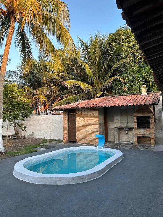 Casas e apartamentos de temporada para 30 pessoas, com piscina infantil e piscina e ainda balcão em Lucena (PB)