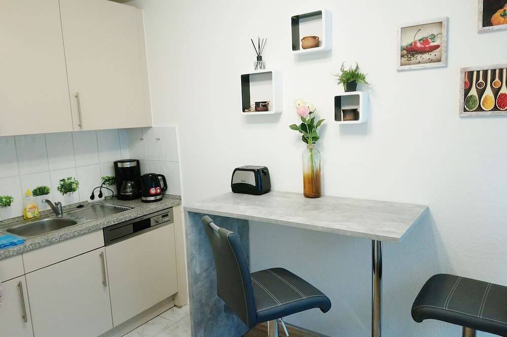 1 Zi Wohnung Herford Zentrum renoviert, neue Möbel, schick ausgestattet in Herford, Nordrhein-Westfalen