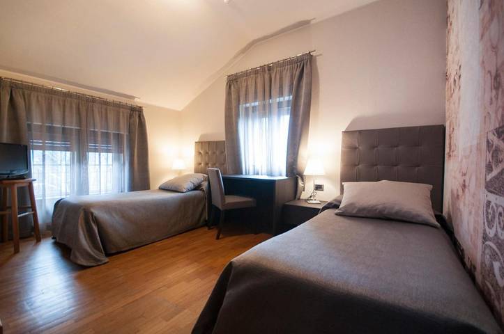 Hôtel pour 3 personnes, avec jardin, adapté aux familles à Dubino - 4