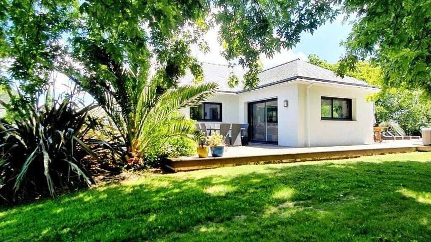 Villa pour 12 personnes, avec jardin ainsi que vue et piscine