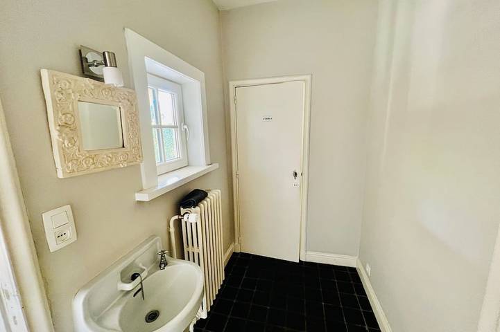 Villa in posizione centrale con 4 camere da letto (10 letti), WIFI Gratuito! in Bruges, Provincia delle Fiandre Occidentali