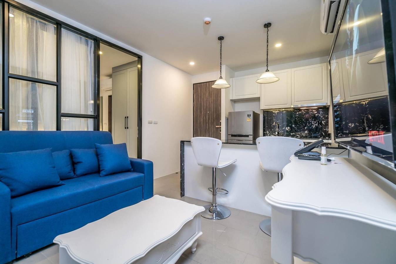 Hel lejlighed, Modern Condo Palmyra-great location, walk to beach in Phuket