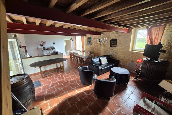 Location de vacances pour 8 personnes, avec jardin à Asnières-en-Bessin