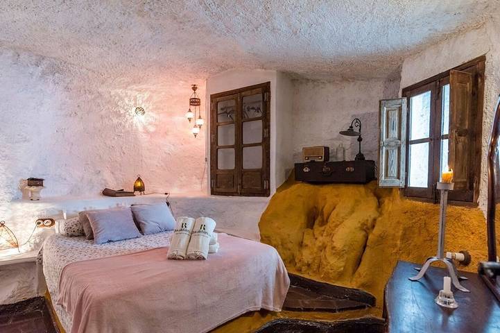Location de vacances pour 8 personnes, avec Jacuzzi ainsi que Jardin et Sauna à Loja - 2
