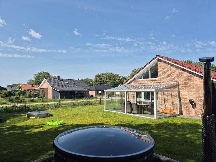 Ferienhaus für 6 Personen, mit Garten und Pool sowie Ausblick und Sauna, mit Haustier in Jade