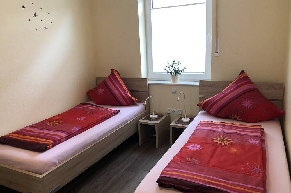 Ganze Wohnung, Stilvolles, komfortables Ferienhaus - direkt am idyllischen Yachthafen in Schloss Dankern, Haren (Ems)