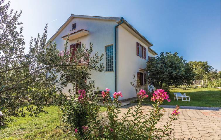 Gemütliche 2-Zimmer-Wohnung mit Terrasse, in der Nähe des Strandes Duga Uvala in Marčana, Südküste Istrien