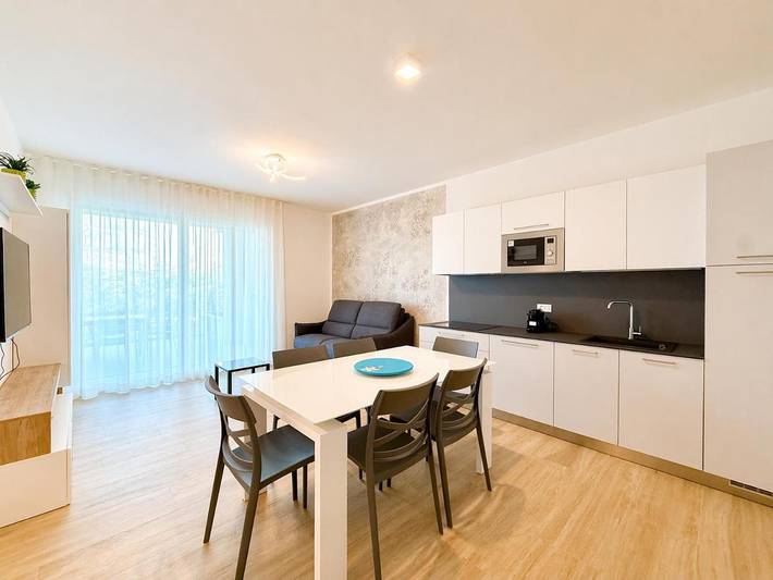 Ferienwohnung für 5 Personen, mit Balkon und Terrasse sowie Pool und Ausblick in Jesolo - 3