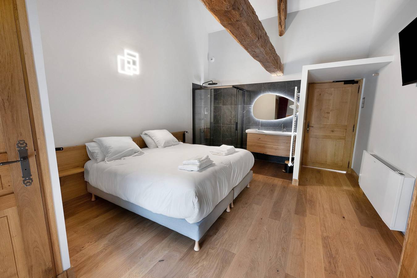 Bed & Breakfast 'Chasserie 8 - Grange Arthuis' mit WLAN und Klimaanlage in Lavau, Loire-Tal