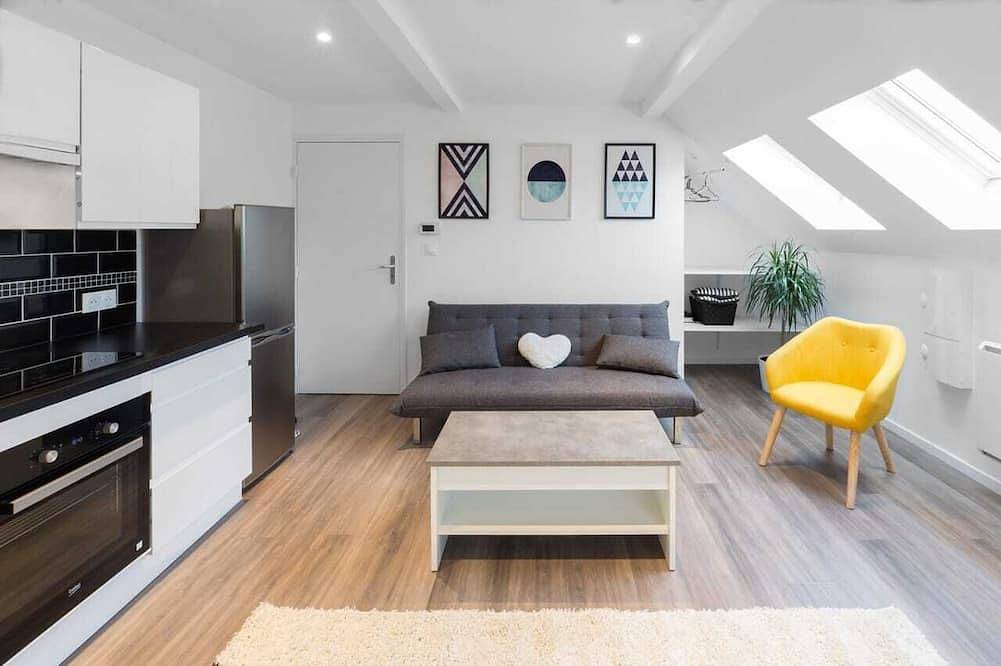 Glam bright apartment 2nd floor in Reims, Marne