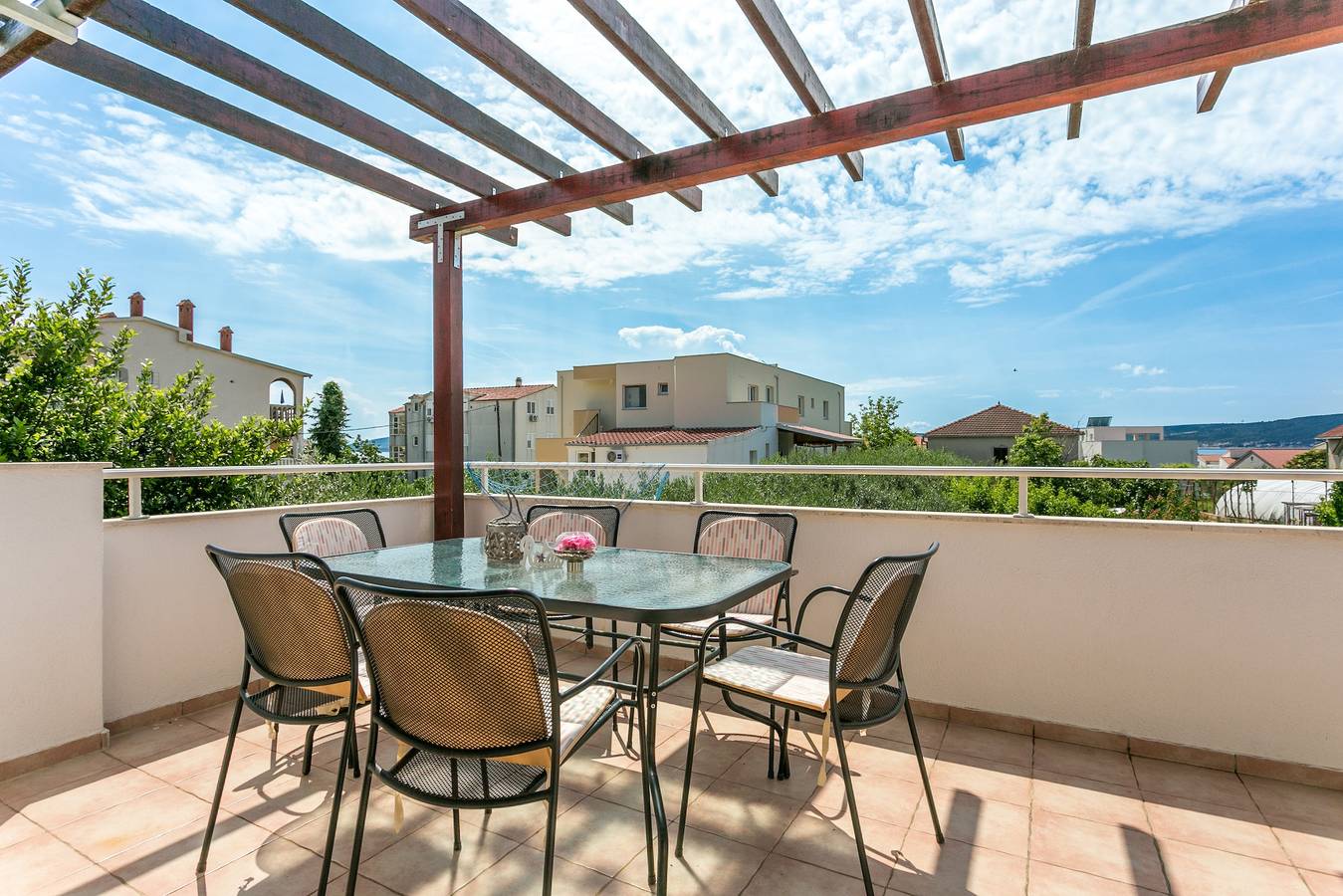 Ganze Wohnung, 3-Zimmer-Ferienwohnung mit Terrasse und Meerblick Kastel Stafilic, Kastela A-20843-a in Kastel Stafilic, Kaštela