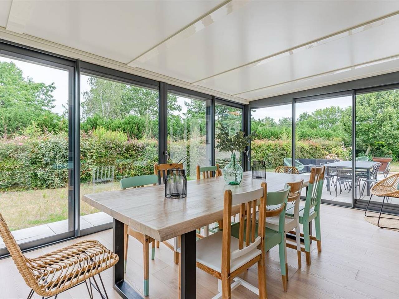 Modern house near lake with garden and veranda in Sanguinet, for 10 people in Sanguinet, Côte d’Argent