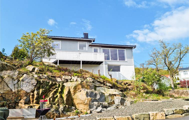 Ferienhaus für 6 Personen mit Garten in Lyngdal