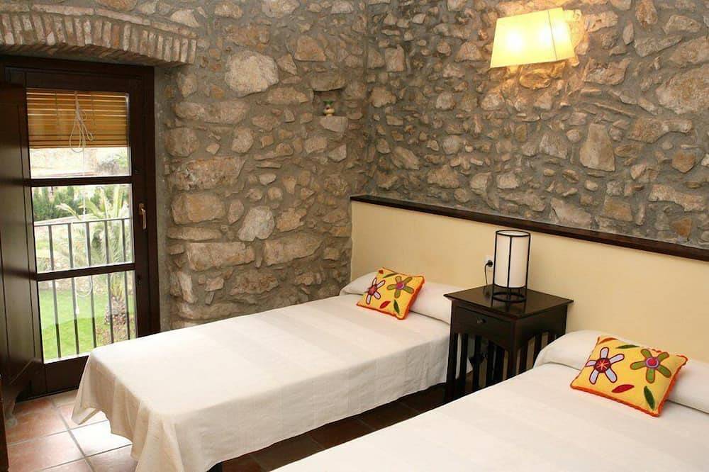 Ganze Wohnung, Ferienwohnungen Lobet - Costa Brava-Girona in Capmany, Oberampurien