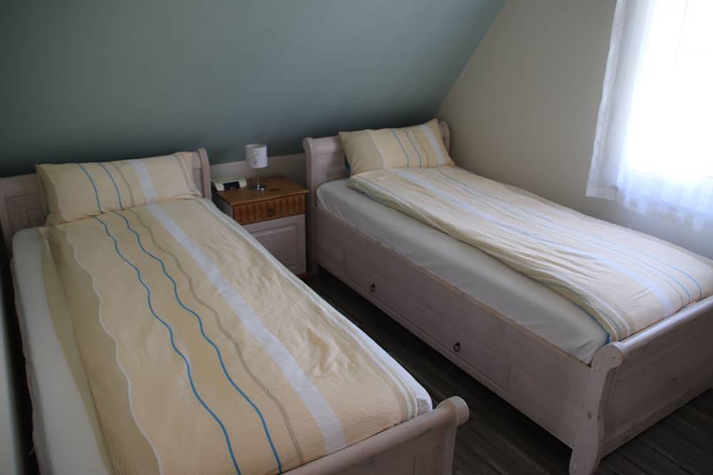 Exklusives Reethaus, Sauna, Whirpool, Kamin, Garten & Strandkorb (8 Pers.& Baby) in Glowe, Rügen