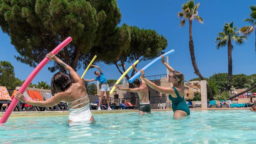 Camping pour 6 personnes, avec bassin pour enfant et jacuzzi à Le Muy - 2
