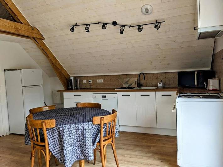 Gîte pour 4 personnes, avec piscine ainsi que terrasse et vue à Cuzance - 3